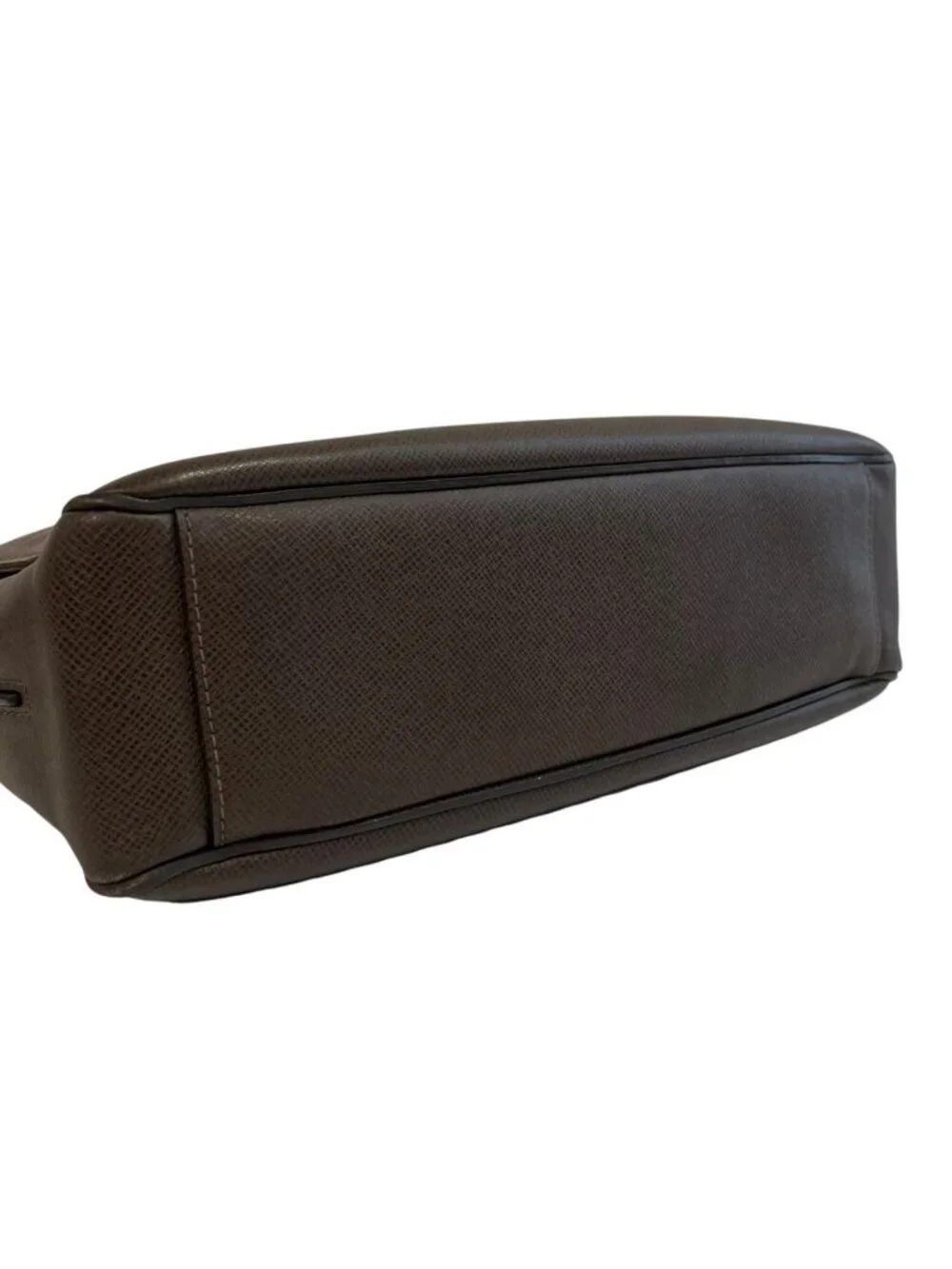Louis Vuitton Roman MM Taiga Messenger Bag